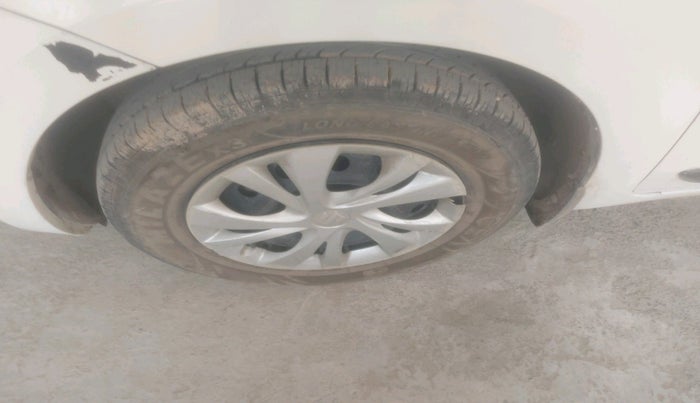 2018 Maruti Swift VDI, Diesel, Manual, 1,07,826 km, tyre