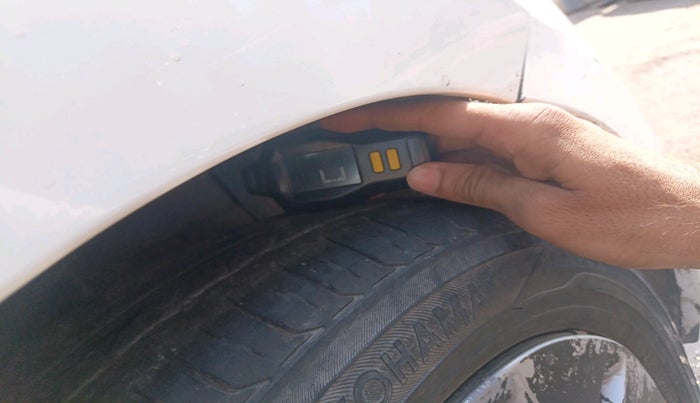 2016 Hyundai Xcent S 1.2, CNG, Manual, 84,775 km, tyre