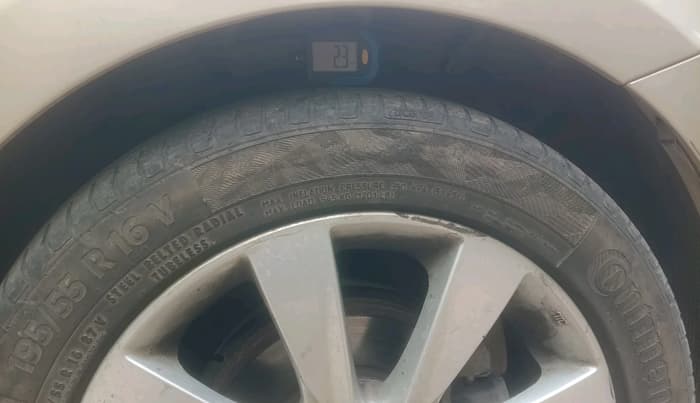 2012 Hyundai Verna FLUIDIC 1.6 CRDI SX, Diesel, Manual, 1,44,459 km, tyre