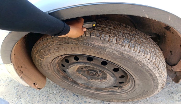 2013 Mahindra XUV500 W6, Diesel, Manual, 1,12,832 km, tyre