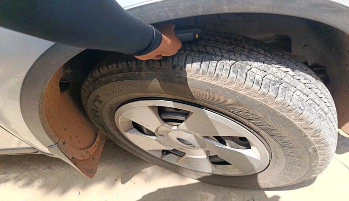 2013 Mahindra XUV500 W6, Diesel, Manual, 1,12,832 km, tyre