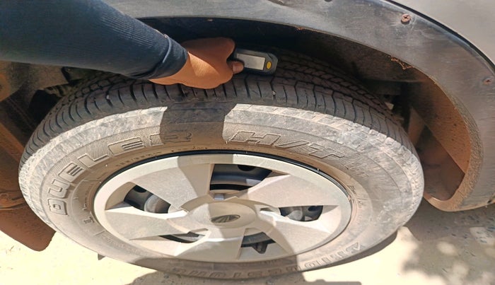 2013 Mahindra XUV500 W6, Diesel, Manual, 1,12,832 km, tyre