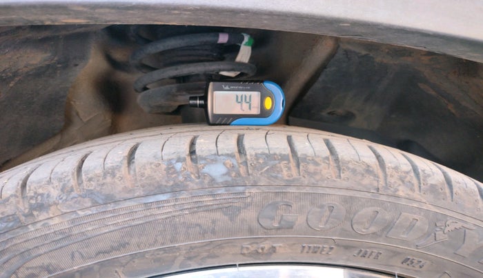 2024 MG HECTOR PLUS SAVVY PRO 1.5 TURBO CVT 7 STR, Petrol, Automatic, 5,578 km, tyre