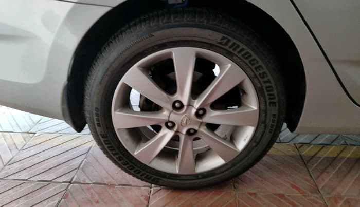 2012 Hyundai Verna FLUIDIC 1.6 VTVT SX, Petrol, Manual, 48,202 km, tyre
