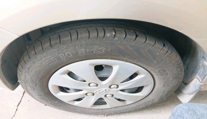 2012 Hyundai i10 SPORTZ 1.2 AT, Petrol, Automatic, 32,899 km, tyre