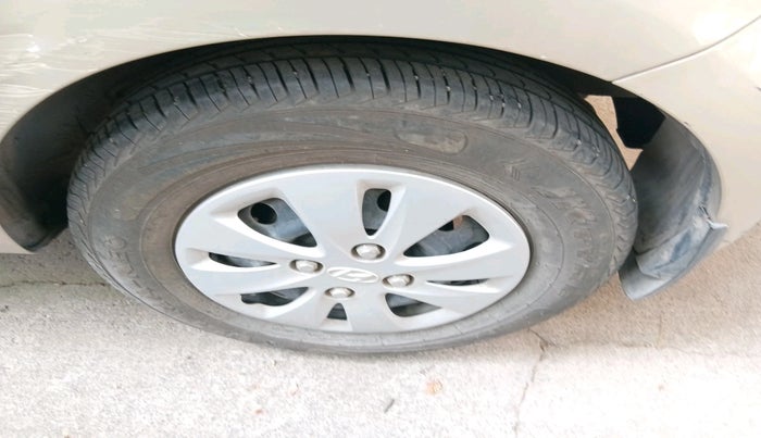 2012 Hyundai i10 SPORTZ 1.2 AT, Petrol, Automatic, 32,899 km, tyre