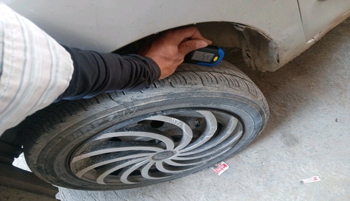 2013 Maruti Wagon R 1.0 VXI, Petrol, Manual, 1,17,697 km, tyre