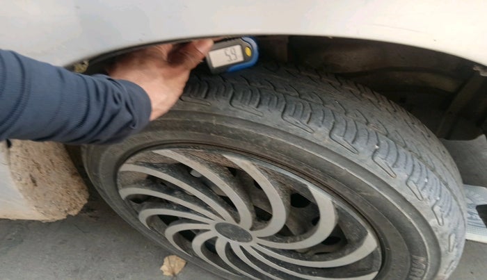 2013 Maruti Wagon R 1.0 VXI, Petrol, Manual, 1,17,697 km, tyre