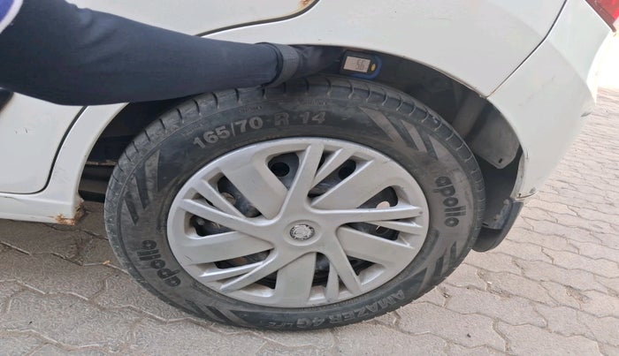 2016 Maruti Wagon R 1.0 VXI AMT, CNG, Automatic, 1,46,833 km, tyre