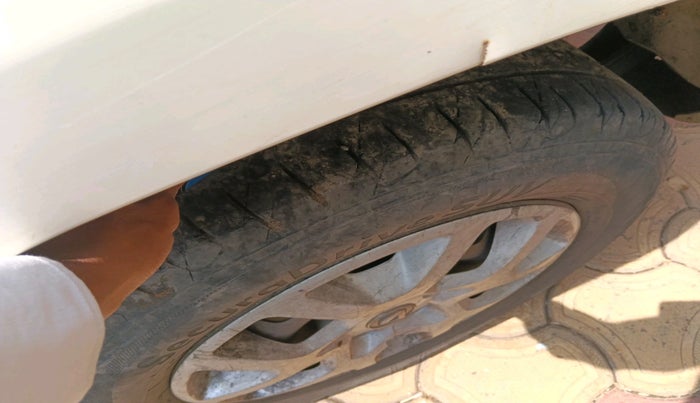 2016 Renault Duster 85 PS RXE DIESEL, Diesel, Manual, 3,72,424 km, tyre