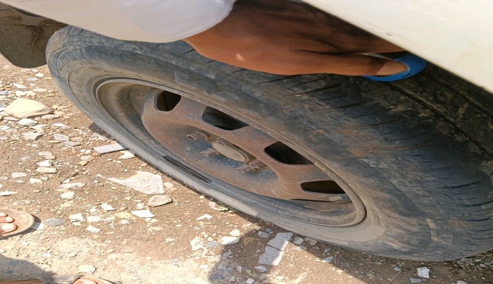 2016 Renault Duster 85 PS RXE DIESEL, Diesel, Manual, 3,72,424 km, tyre