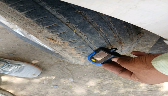 2015 Ford New Figo TITANIUM 1.2 PETROL MT, Petrol, Manual, 75,203 km, tyre