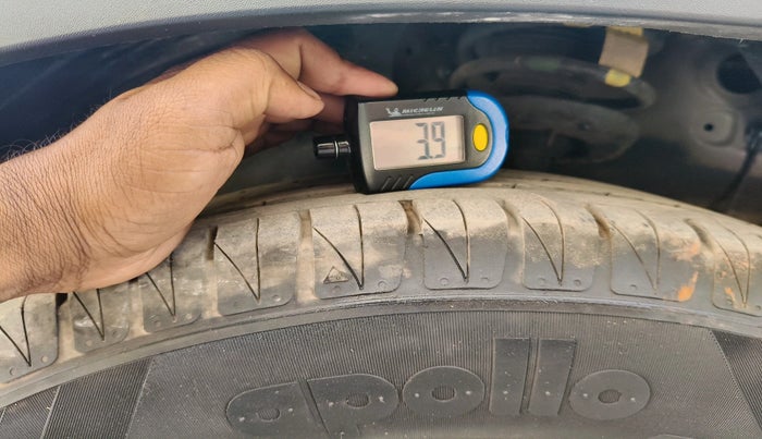 2023 KIA SONET HTK PLUS 1.2, Petrol, Manual, 14,712 km, tyre