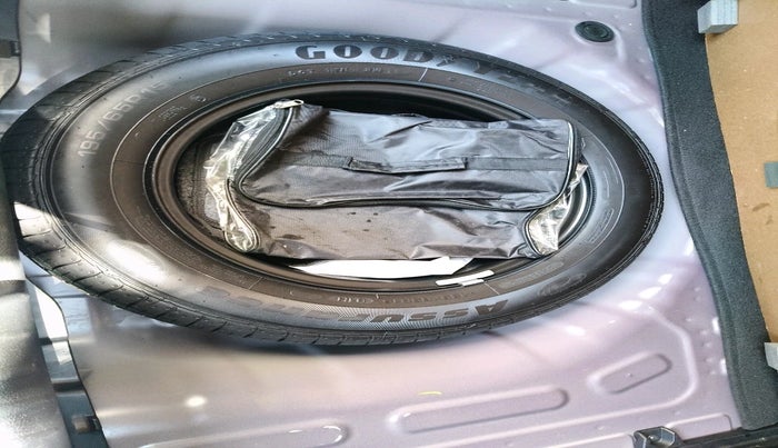 2023 KIA SONET HTK PLUS 1.2, Petrol, Manual, 14,712 km, tyre