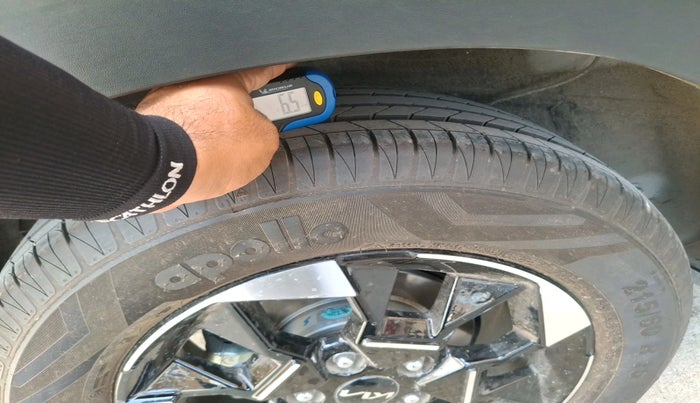 2025 KIA SONET 	 HTX 1.0 TURBO DCT, Petrol, Automatic, 943 km, tyre