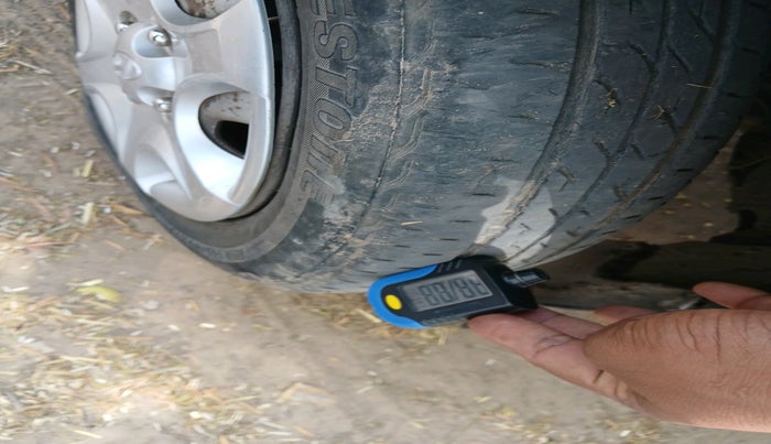 2014 Hyundai Santro Xing GLS, CNG, Manual, 97,926 km, tyre