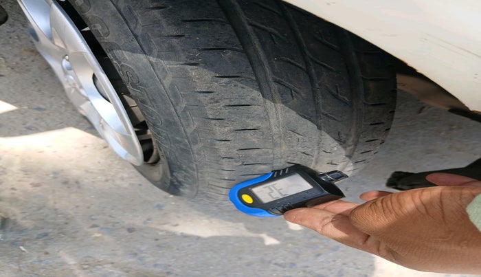 2014 Hyundai Santro Xing GLS, CNG, Manual, 97,926 km, tyre