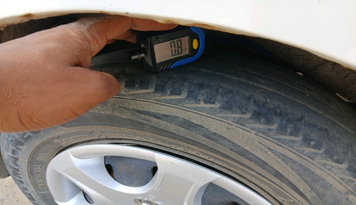 2014 Hyundai Santro Xing GLS, CNG, Manual, 97,926 km, tyre