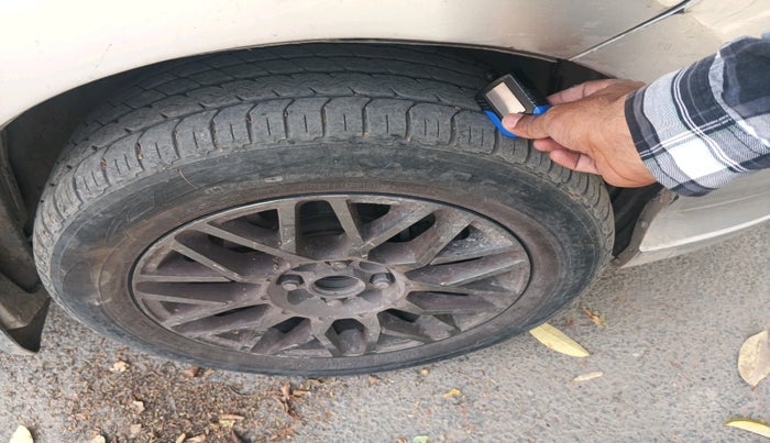 2012 Honda City 1.5L I-VTEC CORPORATE MT, Petrol, Manual, 1,41,832 km, tyre