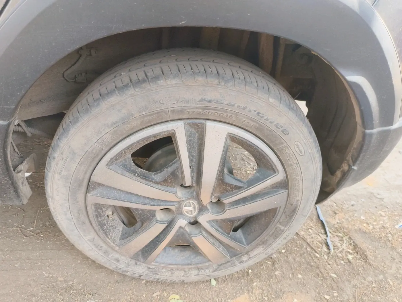 2021 Tata TIAGO NRG XZ AMT, Petrol, Automatic, 24,232 km, tyre