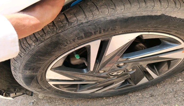 2021 Hyundai NEW I20 ASTA 1.2 AT, Petrol, Automatic, 78,086 km, tyre