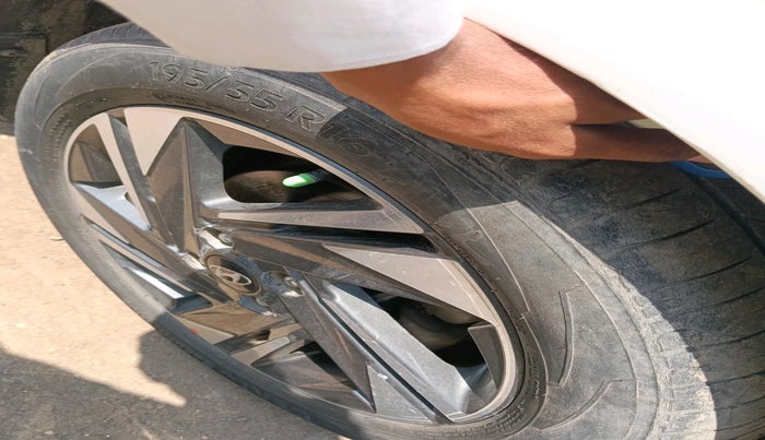 2021 Hyundai NEW I20 ASTA 1.2 AT, Petrol, Automatic, 78,086 km, tyre