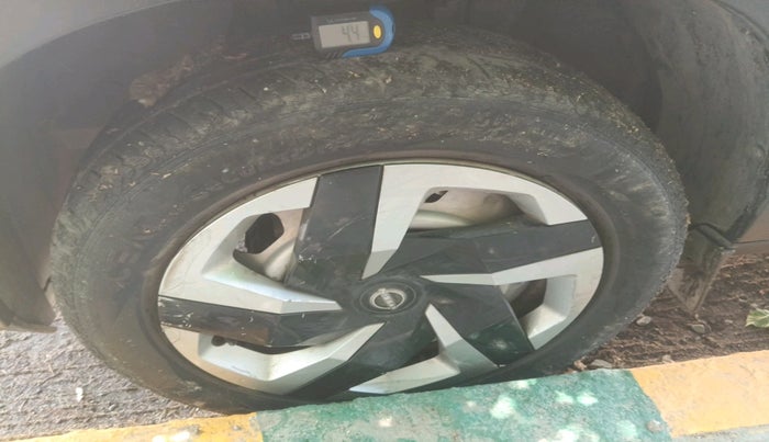 2022 Nissan MAGNITE XE, Petrol, Manual, 47,597 km, tyre