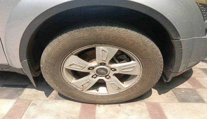 2011 Mahindra XUV500 W8, Diesel, Manual, 2,07,917 km, tyre