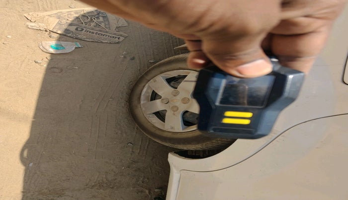 2012 Chevrolet Aveo LS 1.4, Petrol, Manual, 83,627 km, tyre