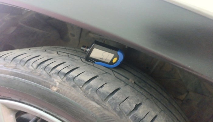 2016 Maruti Vitara Brezza ZDI PLUS, Diesel, Manual, 1,42,446 km, tyre