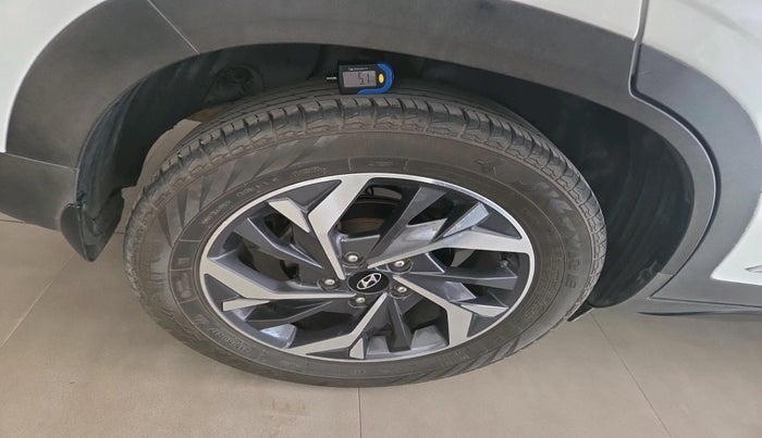 2022 Hyundai Creta SX (O) 1.4 TURBO DCT, Petrol, Automatic, 27,034 km, tyre