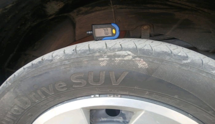 2014 Mahindra XUV500 W6, Diesel, Manual, 1,02,822 km, tyre