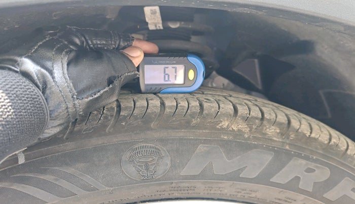 2025 Mahindra XUV 3XO AX5L 1.2 TGDi, Petrol, Manual, 2,720 km, tyre