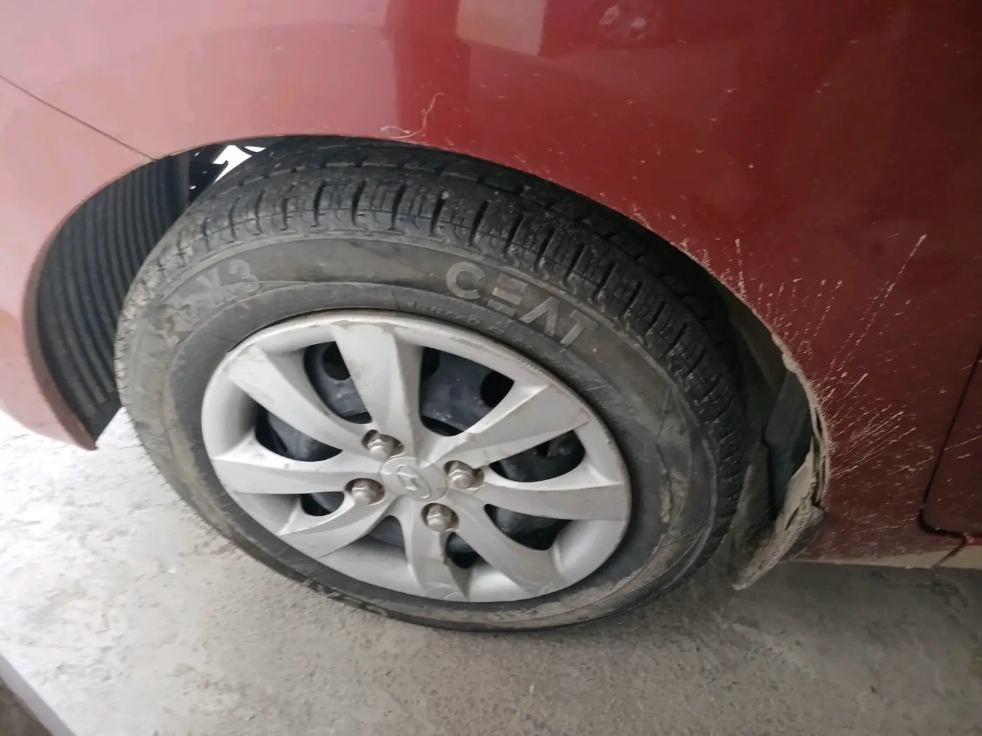 2012 Hyundai Eon MAGNA, Petrol, Manual, 20,428 km, tyre
