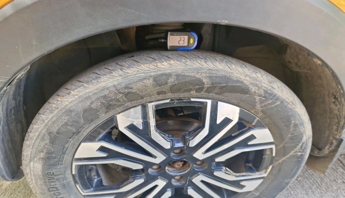 2022 Renault TRIBER RXZ, Petrol, Manual, 83,188 km, tyre