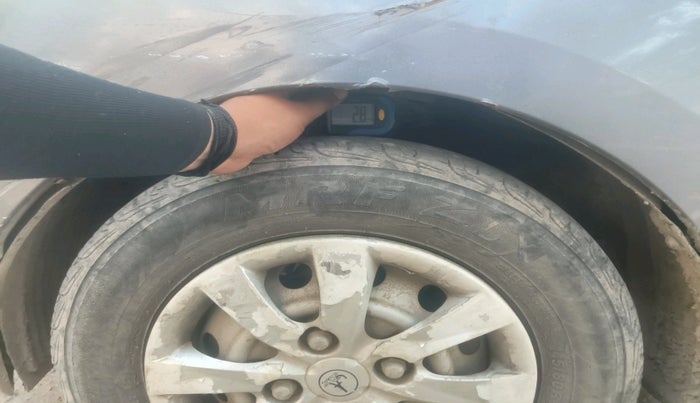 2012 Hyundai Eon ERA, Petrol, Manual, 65,936 km, tyre