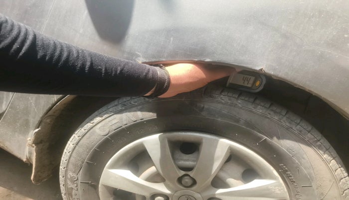 2012 Hyundai Eon ERA, Petrol, Manual, 65,936 km, tyre