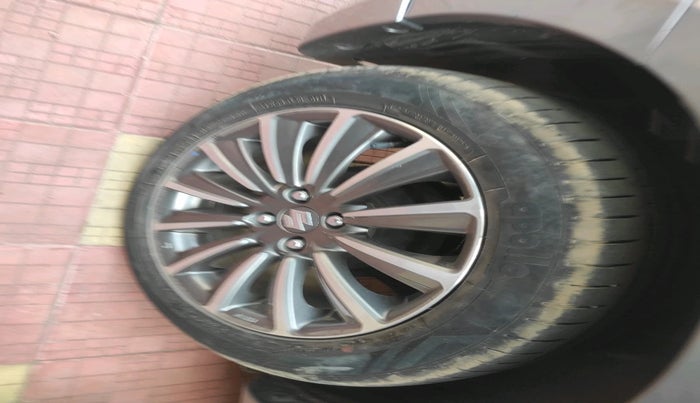 2020 Maruti Ciaz ALPHA 1.5 SHVS PETROL, Petrol, Manual, 43,923 km, tyre