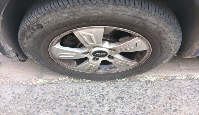 2012 Mahindra XUV500 W8, Diesel, Manual, 2,02,633 km, tyre