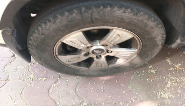 2012 Mahindra XUV500 W8, Diesel, Manual, 2,02,633 km, tyre