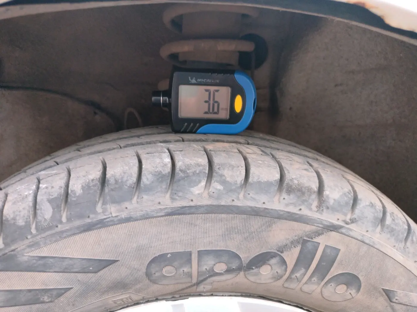 2019 Maruti Alto LXI CNG, CNG, Manual, 50,257 km, tyre