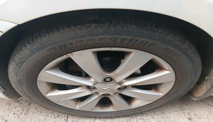 2012 Hyundai Verna FLUIDIC 1.6 CRDI SX OPT AT, Diesel, Automatic, 1,47,585 km, tyre