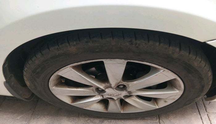 2012 Hyundai Verna FLUIDIC 1.6 CRDI SX OPT AT, Diesel, Automatic, 1,47,585 km, tyre