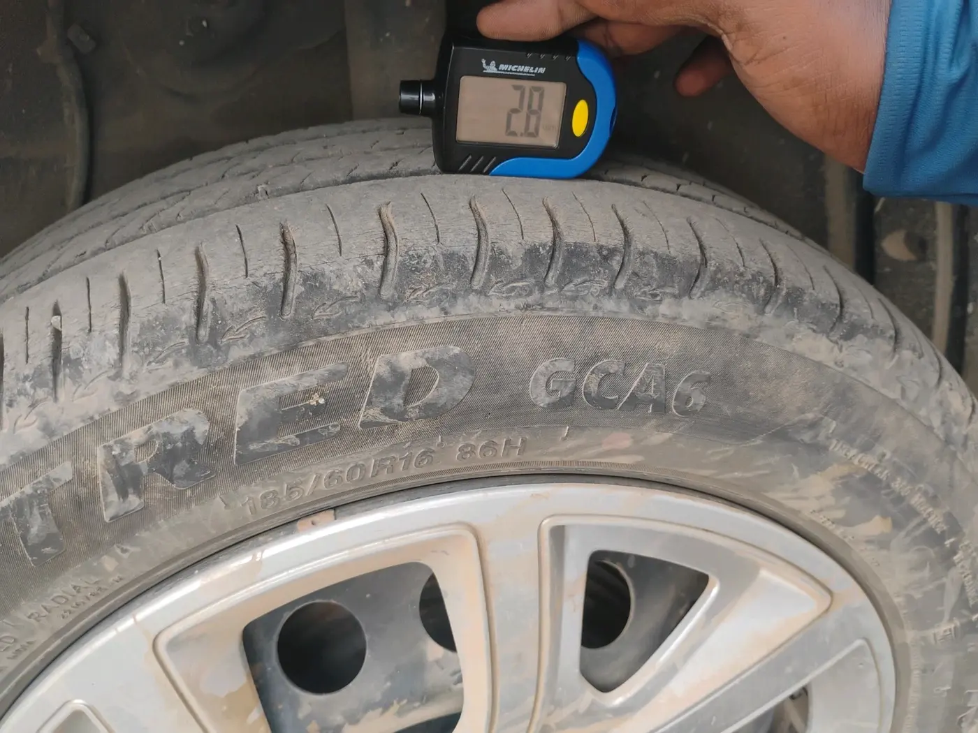 2024 Tata ALTROZ XM PLUS CNG, CNG, Manual, 29,889 km, tyre
