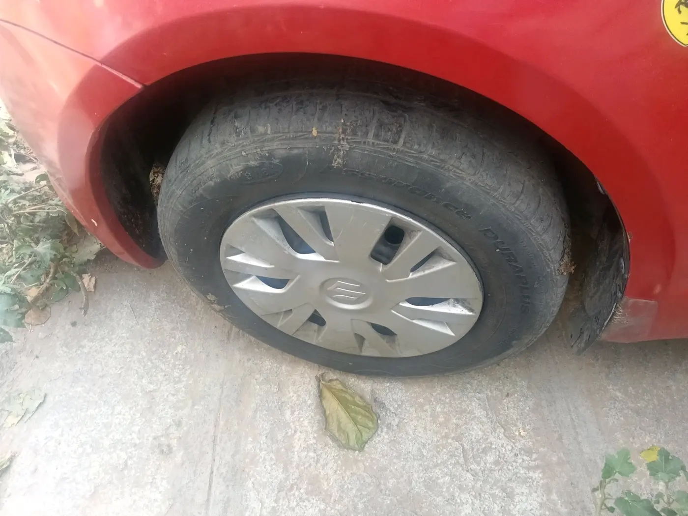 2009 Maruti Swift VXI 1.3, Petrol, Manual, 72,986 km, tyre
