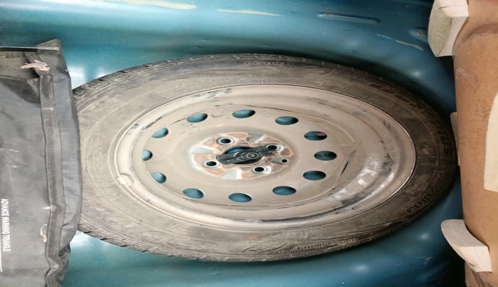 2018 Hyundai Eon ERA PLUS (O), Petrol, Manual, 15,932 km, tyre