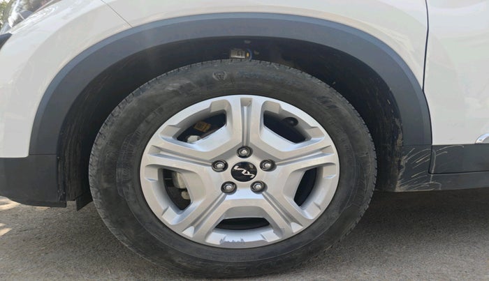 2023 KIA SONET HTK 1.2, Petrol, Manual, 15,214 km, tyre