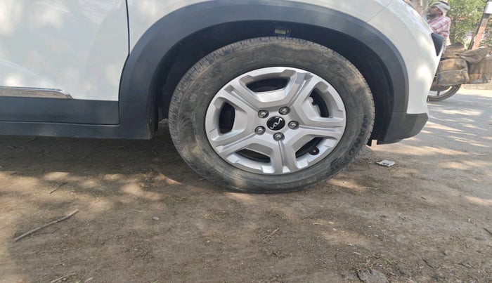 2023 KIA SONET HTK 1.2, Petrol, Manual, 15,214 km, tyre