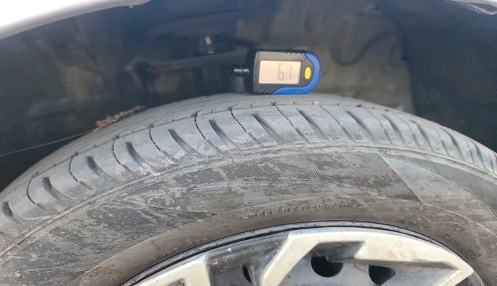 2011 Toyota Etios G, CNG, Manual, 1,19,148 km, tyre