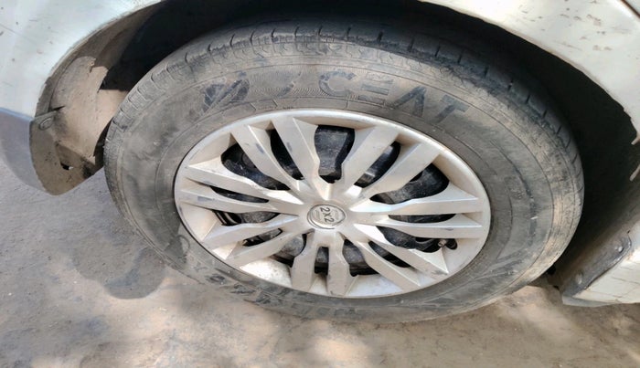 2008 Maruti Swift Dzire VDI, Diesel, Manual, 3,03,494 km, tyre